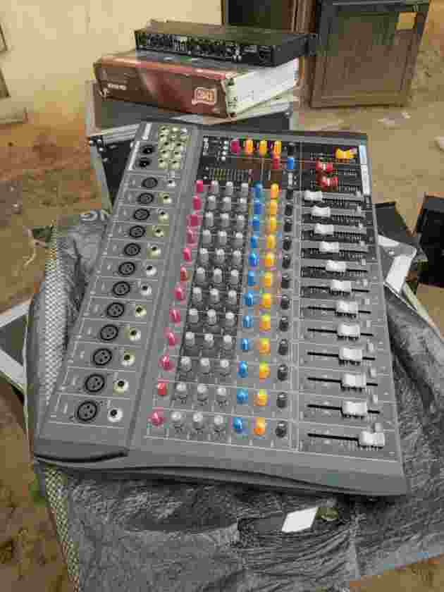 Yamaha 12 Channels Mixer For Sale